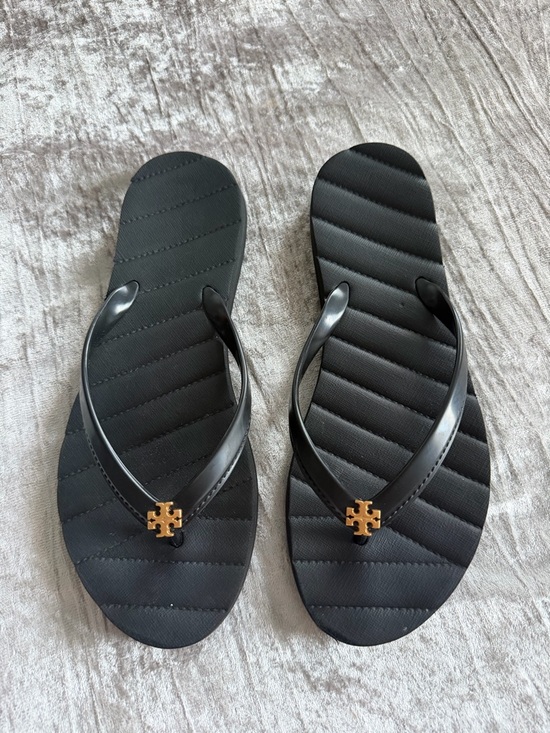 Tory Burch Shoes - tory burch black kira flip flops